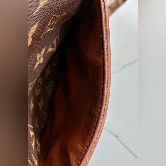 Louis Vuitton Danube Bag Vintage Crossbody Monogram Comes with COA and Dustbag - Picture 12 of 16